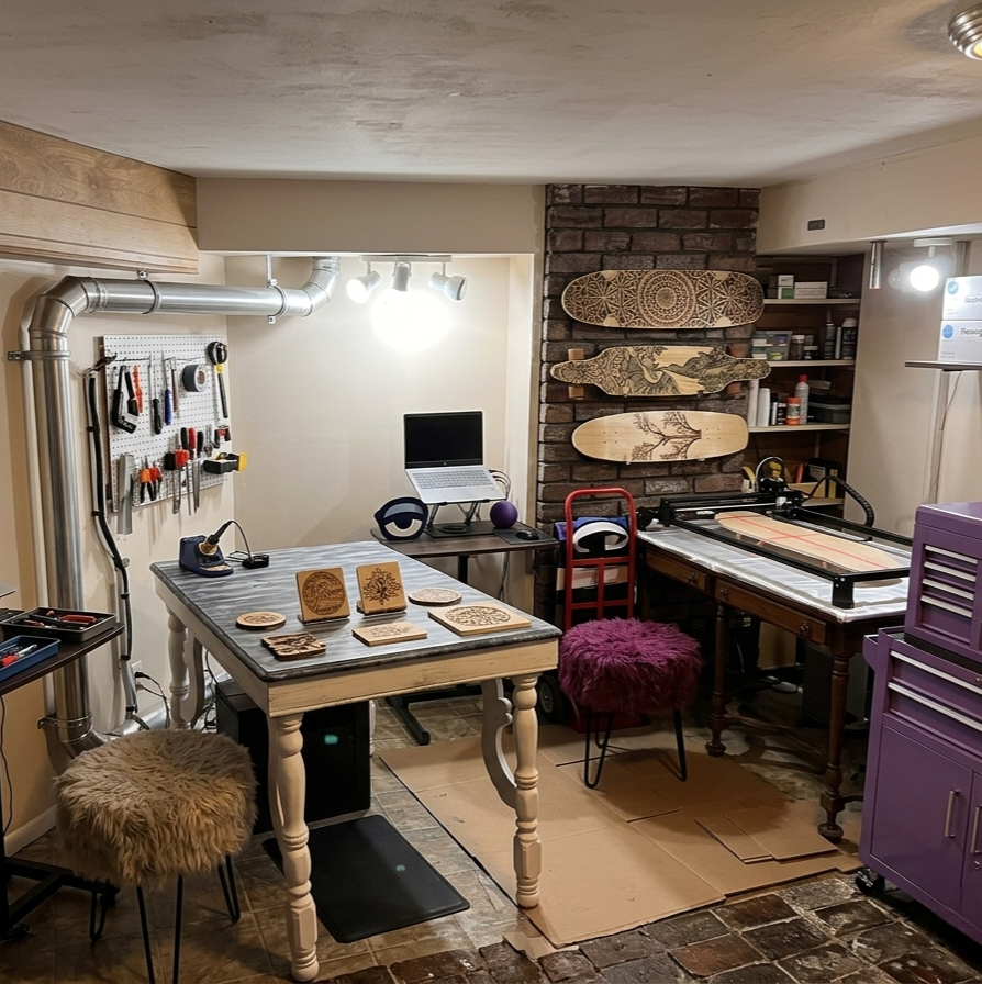 JESUSONDECK Workshop - Laser Engraving Studio