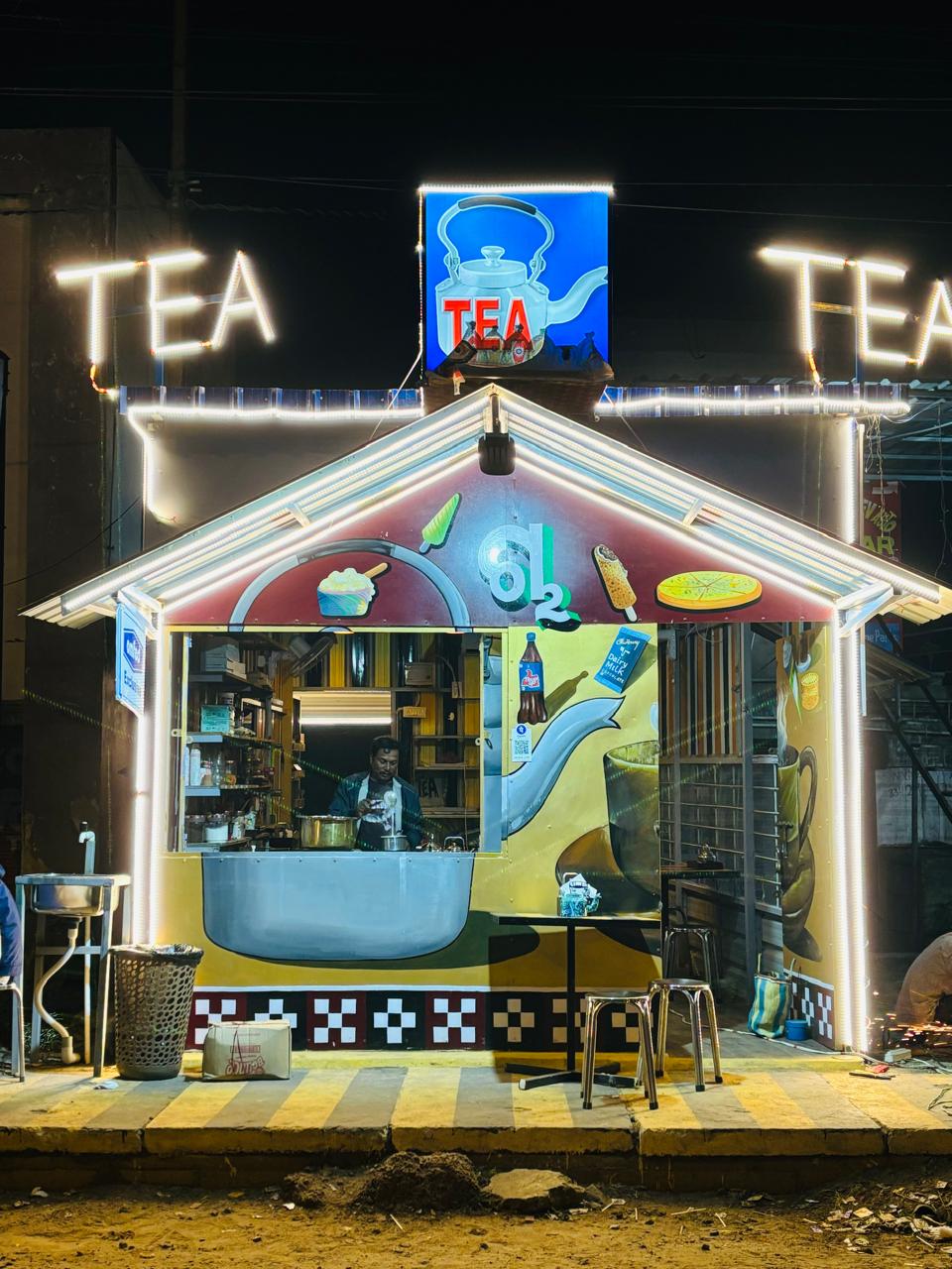 CHA CAFE Night Glow