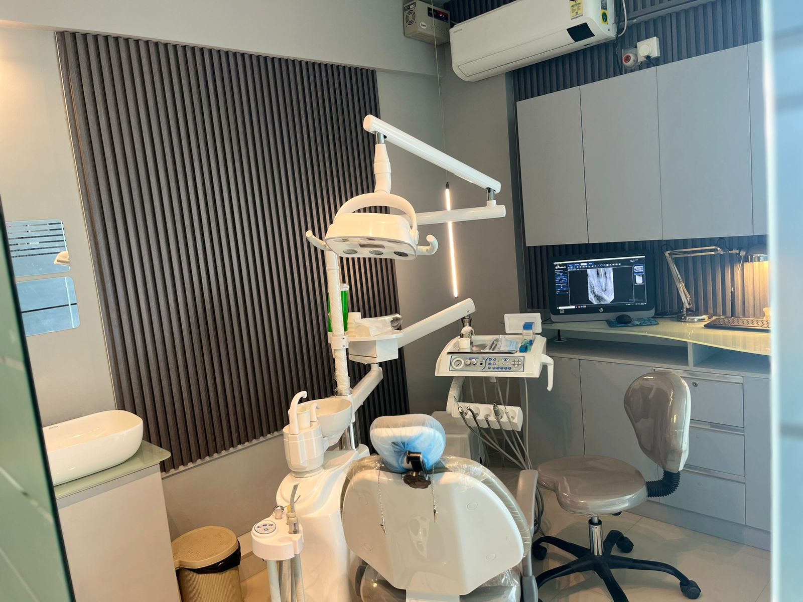 Digital imaging suite at The Dentist India
