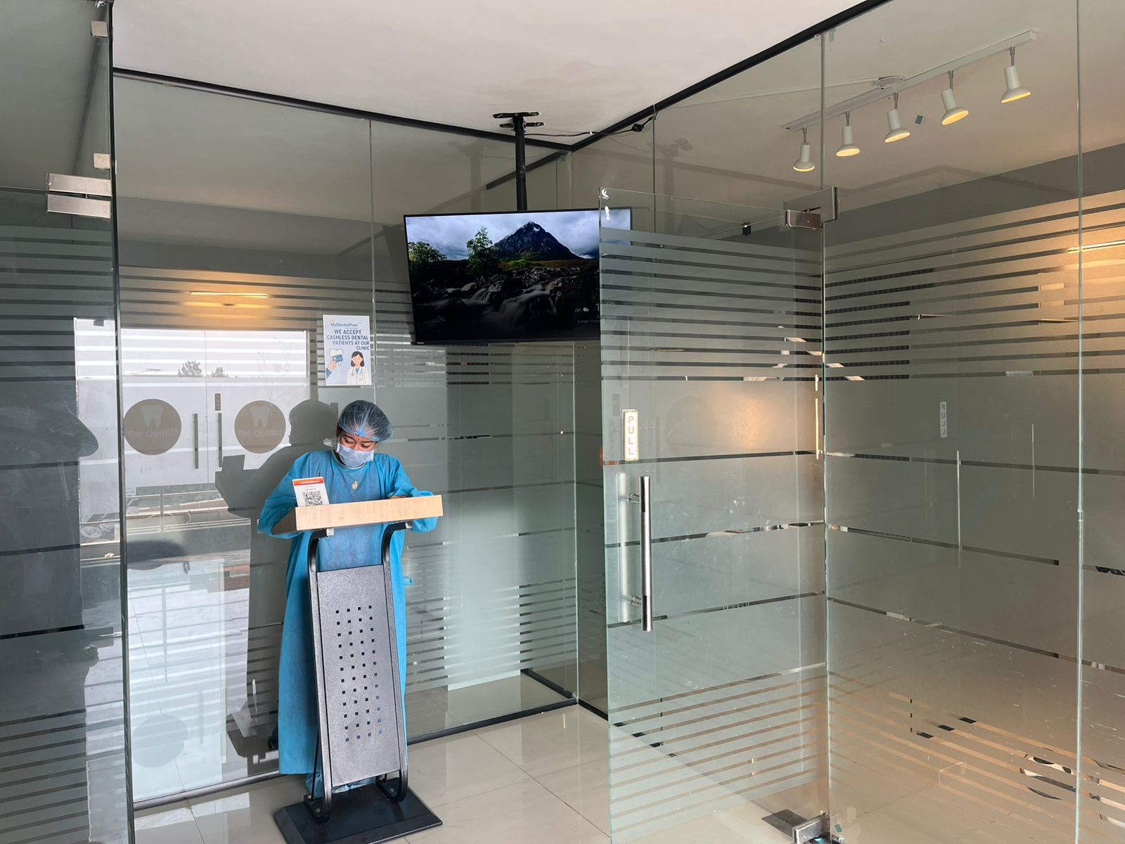 Sterile, comfortable clinic space at The Dentist India