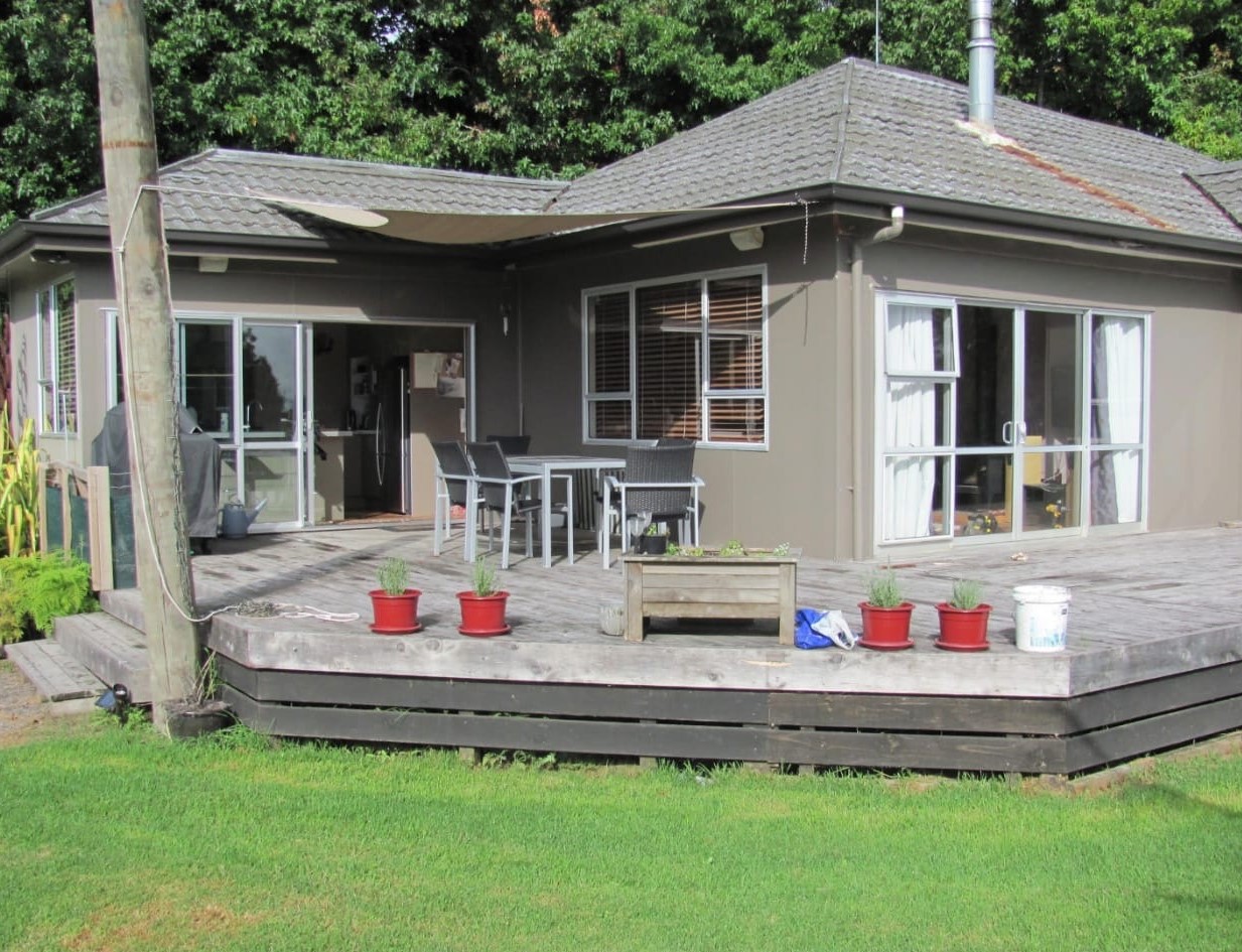 Indoor–outdoor deck — Finish