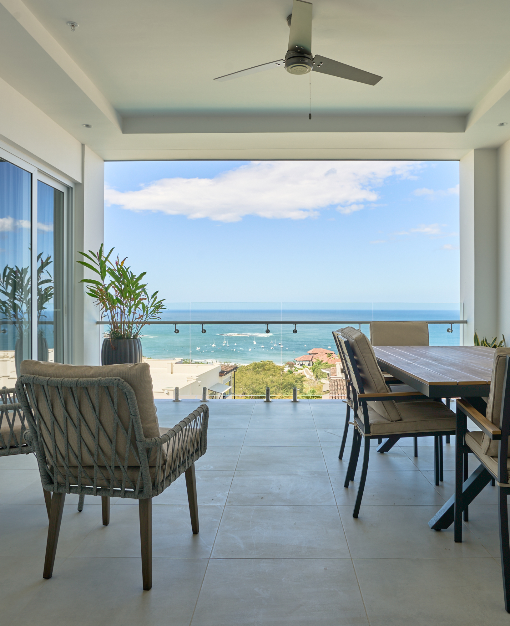 La Vista 2-Bedroom Ocean View Residence