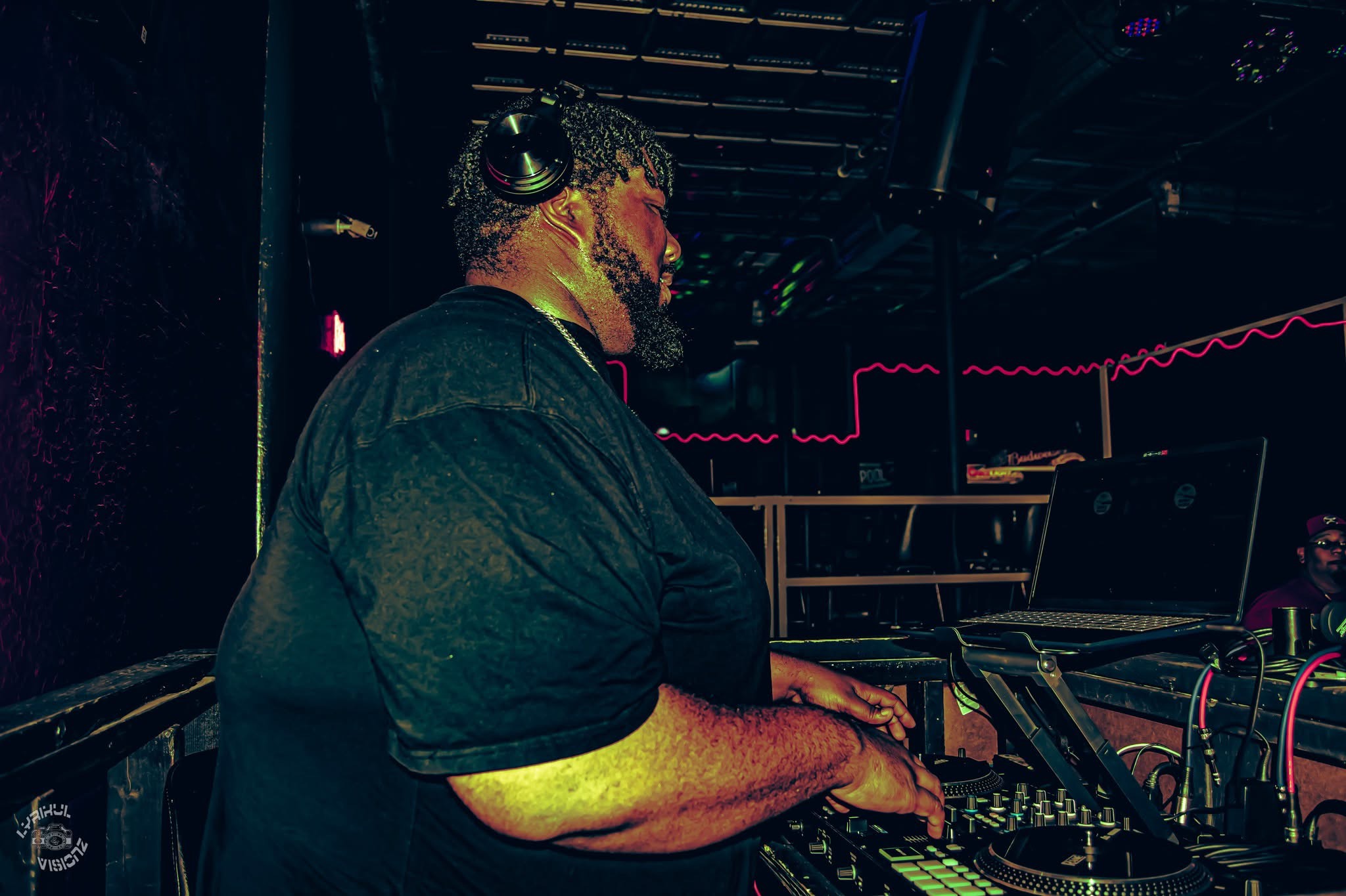 DJ D3BO in the booth