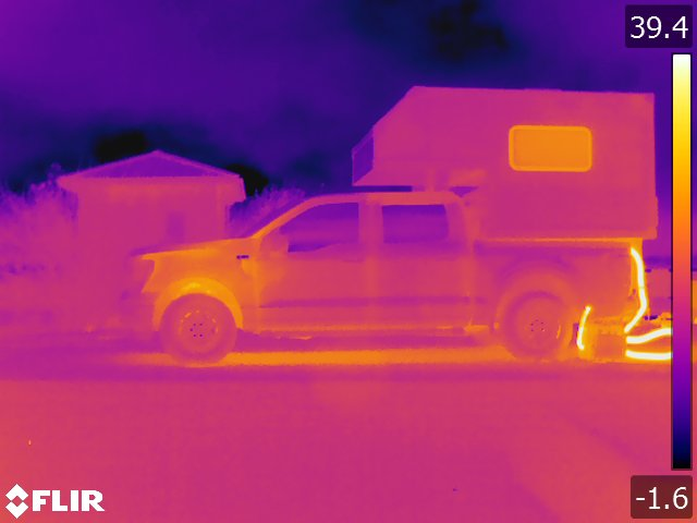 FLIR thermal imaging of Total Composites camper showing zero thermal transfer