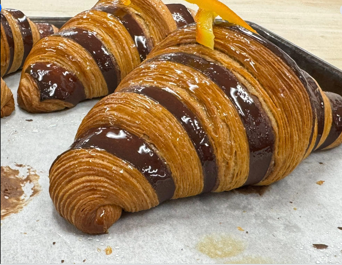 Croissants au chocolat artisanaux glacés
