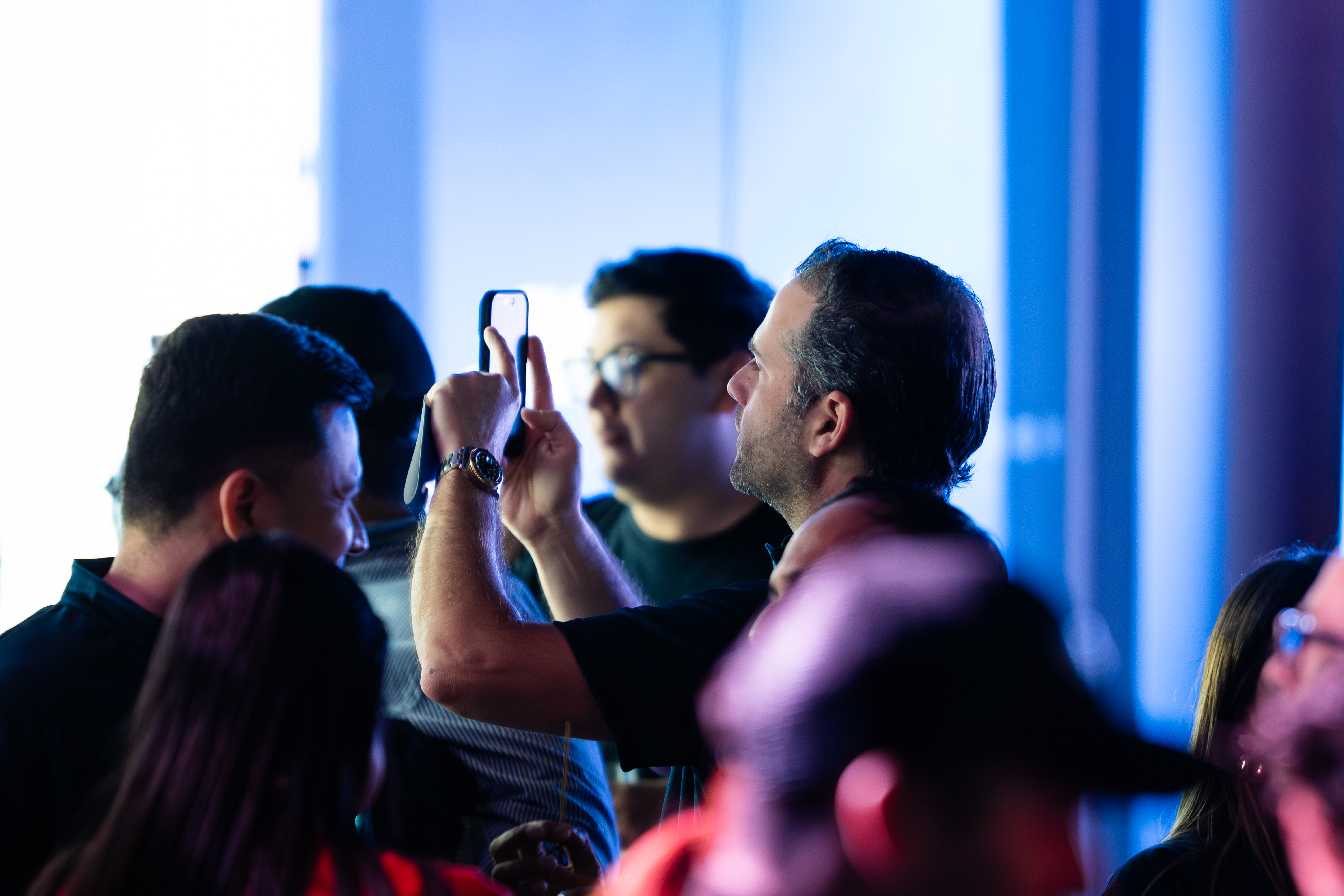 Cobertura en Vivo — Audiencia Tech