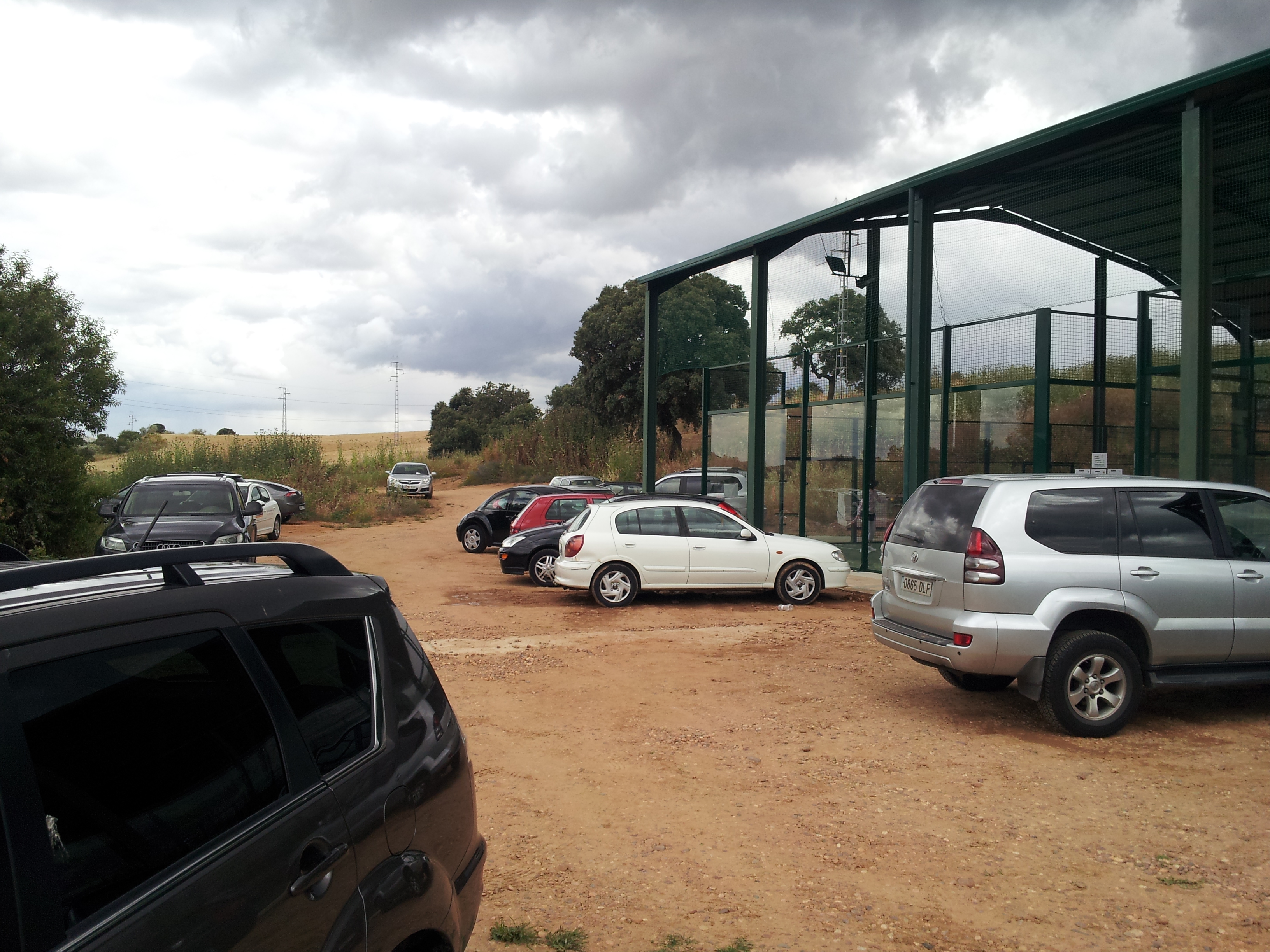 Parking junto a las pistas