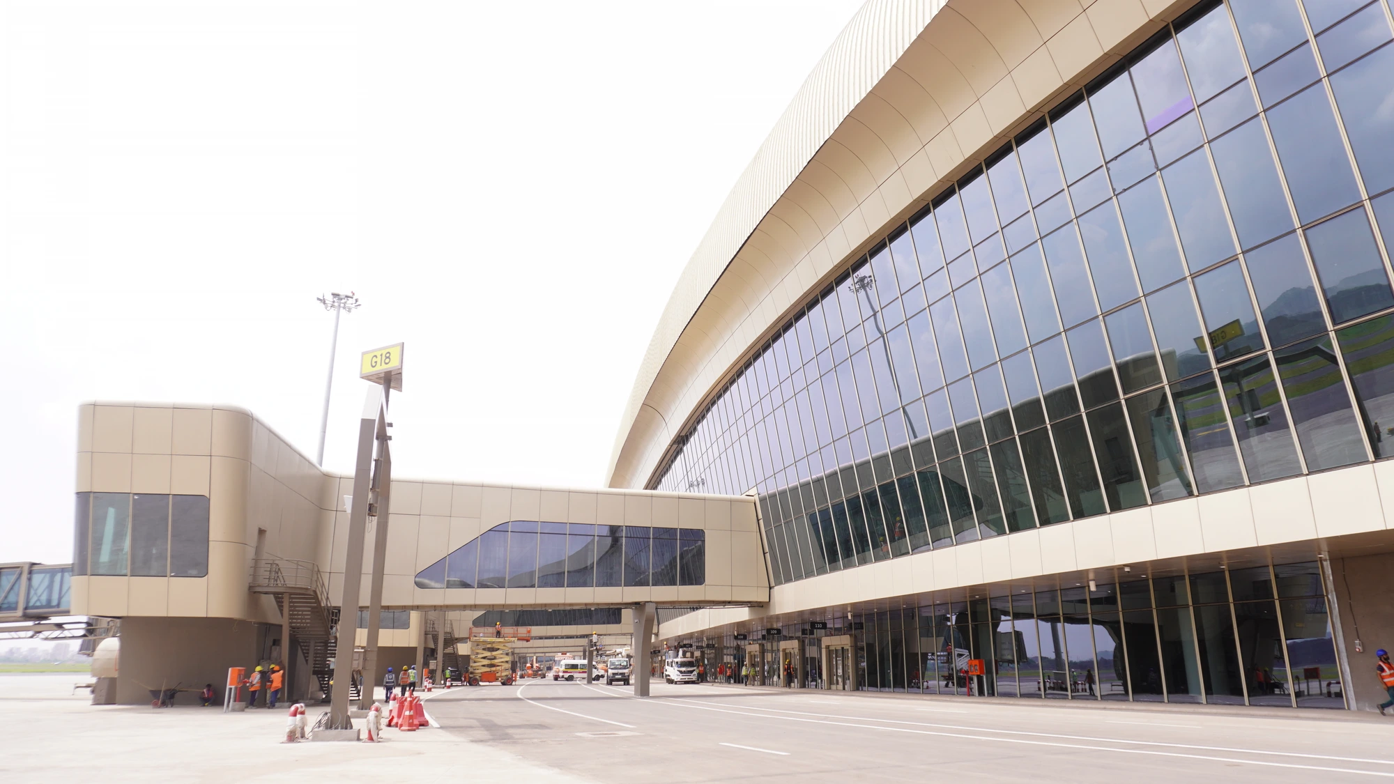 Terminal Facade & Apron
