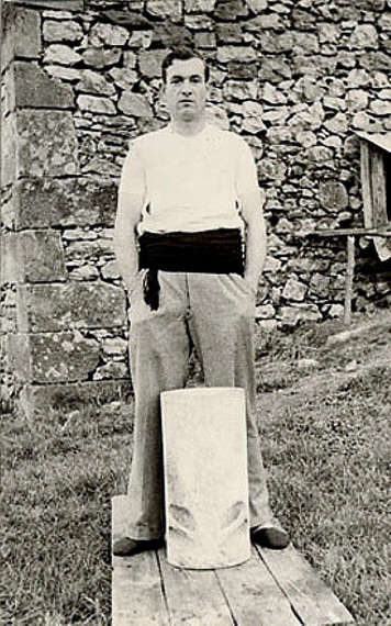 Abuelo Francisco Irazusta - levantador de piedra