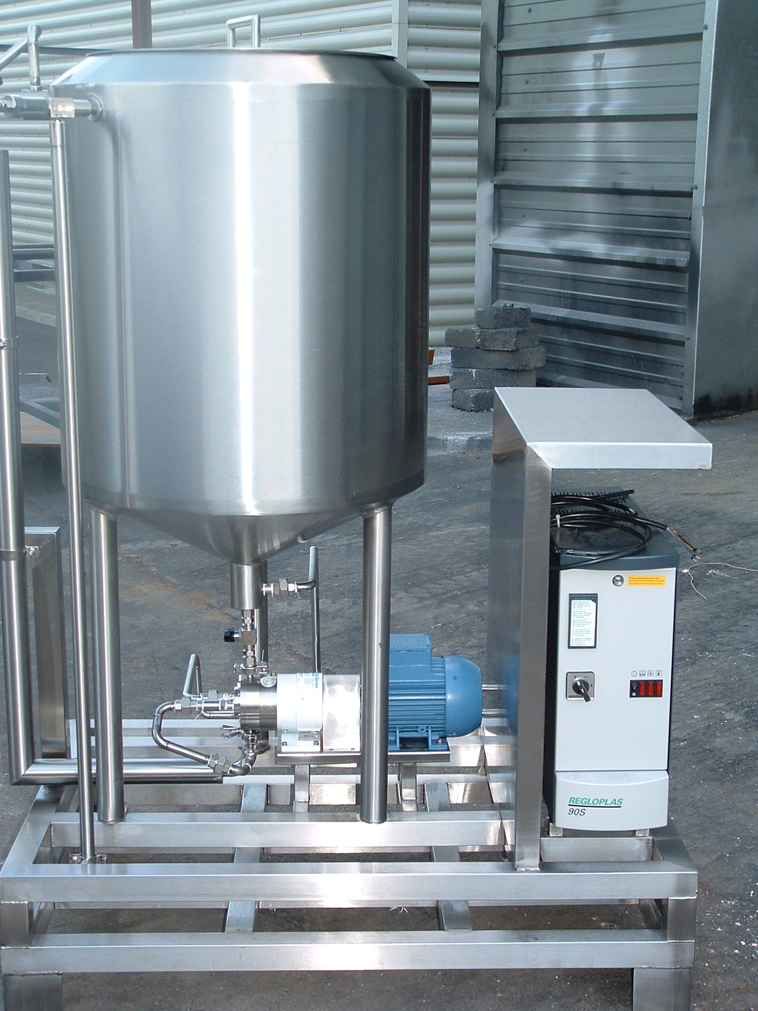 Stainless Steel Tank - Detail View