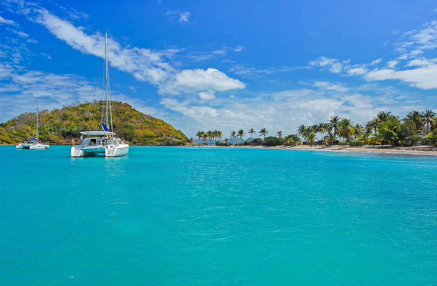 Île de Mayreau — plage de Saltwhistle Bay, sable blanc et eaux cristallines