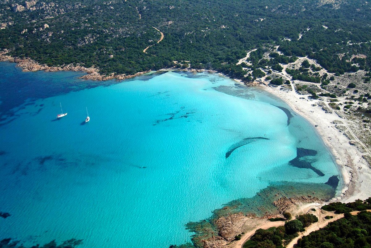 Piccolo Pevero (Sardaigne) — crique préservée, sable blanc et eaux turquoise