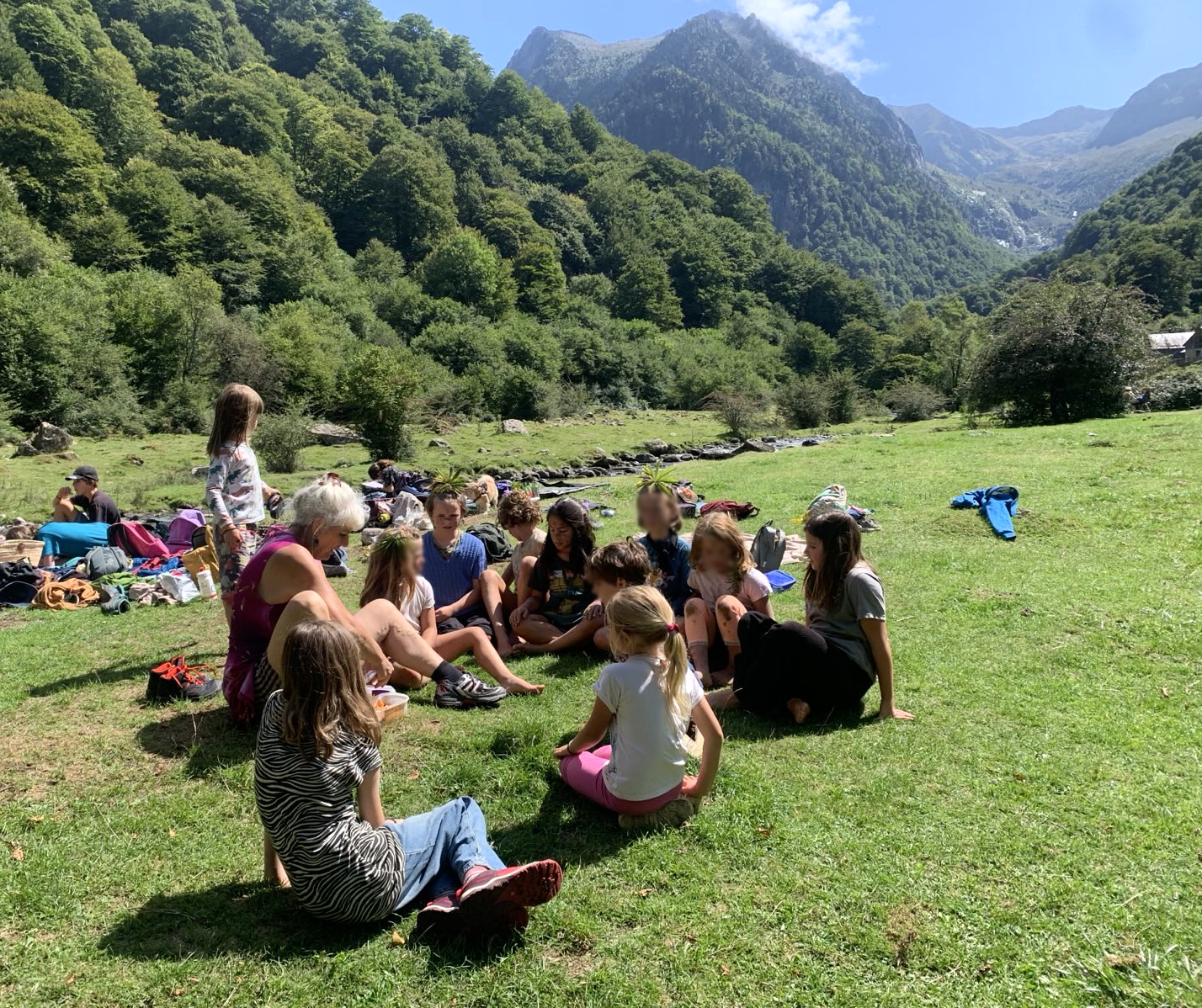 École Pleine Nature — sortie en montagne dans les Pyrénées