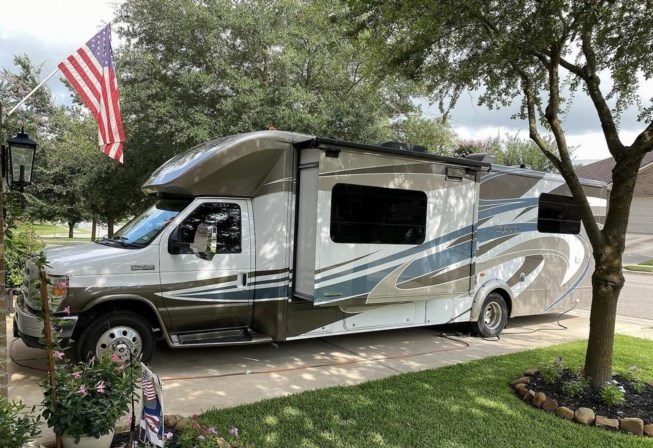 2015 Winnebago Aspect 30J