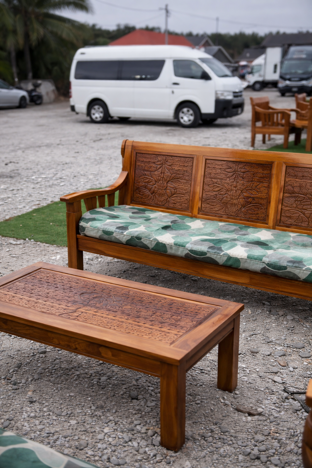 CLEARANCE RAYA - SET SOFA JATI UKIRAN + MEJA KOPI - FREE KUSYEN BARU