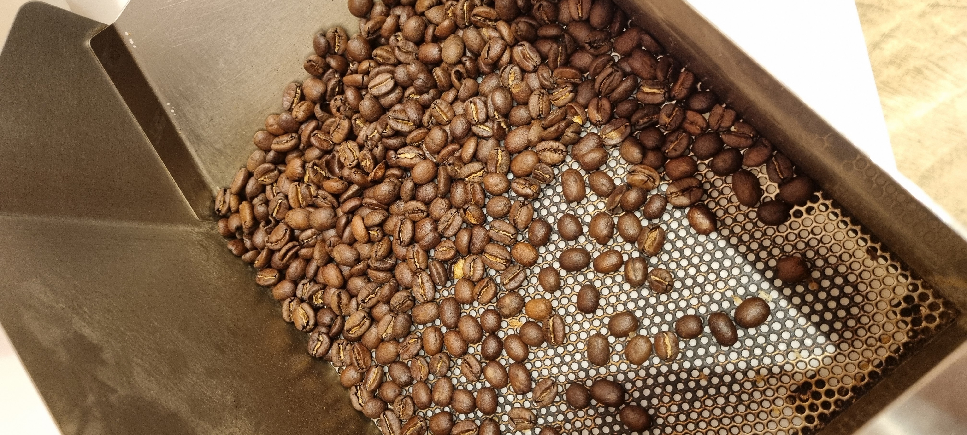 Roasted coffee beans
