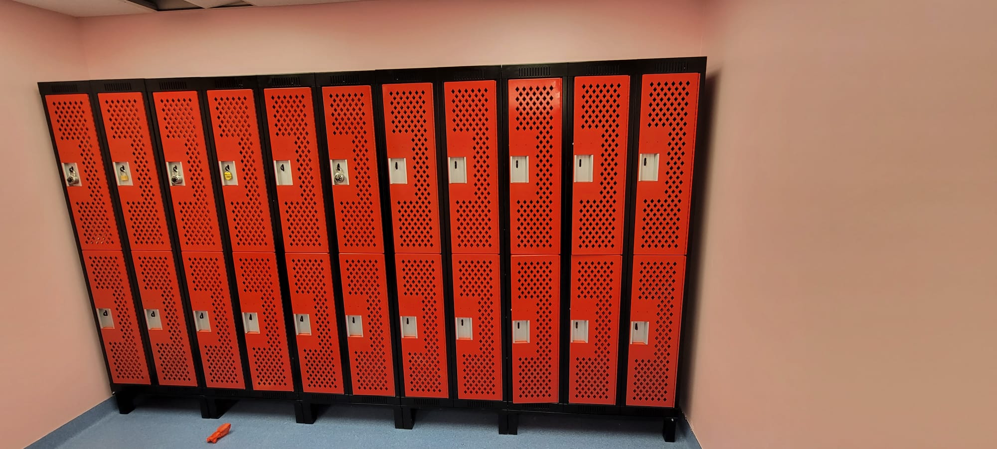 Z-Locker (Diagonal Partition) 12"W x 18"D x 72"H
