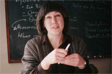 Donella Meadows at a chalkboard