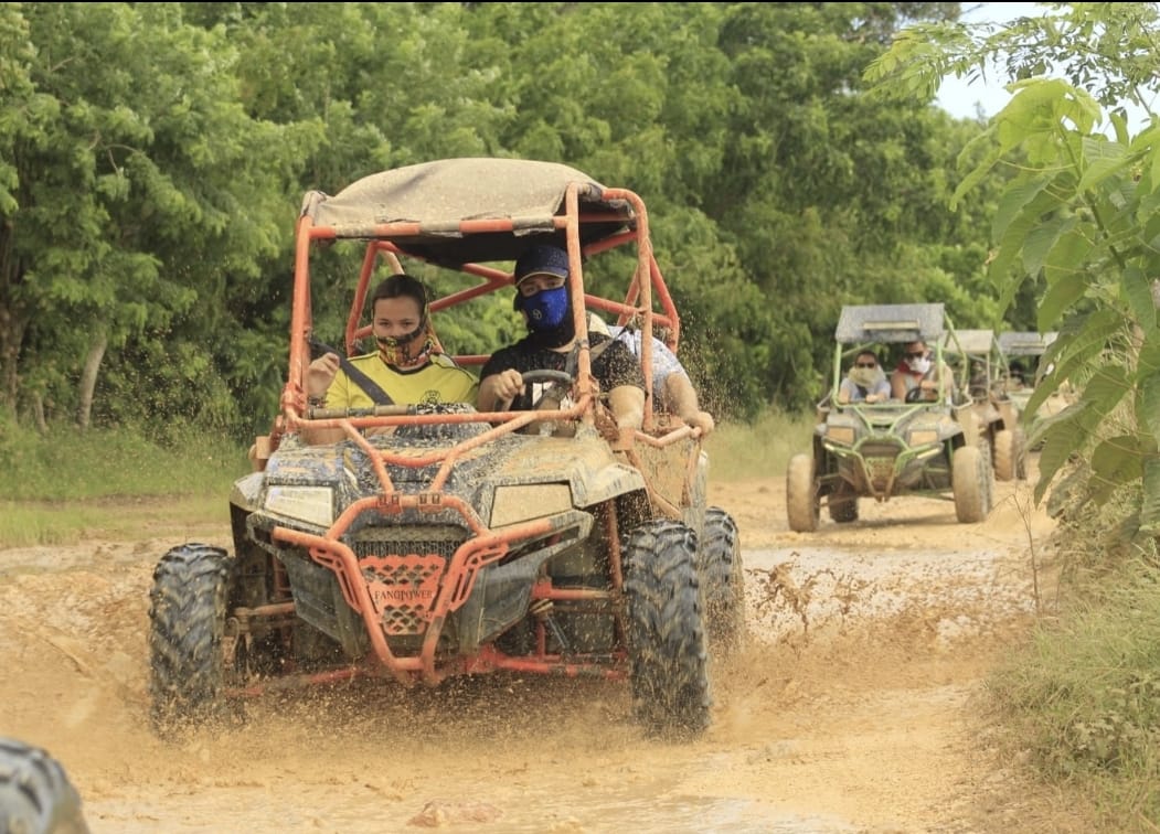 Predator VIP 4x4 buggy off-road tour in Punta Cana