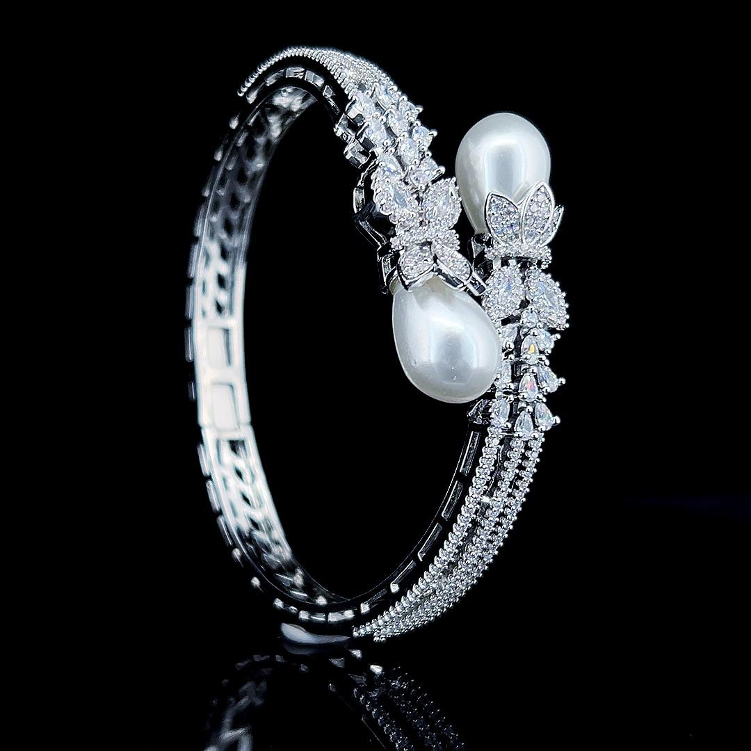 Stunning Diamond Pearl Bracelet - DBS-BG004