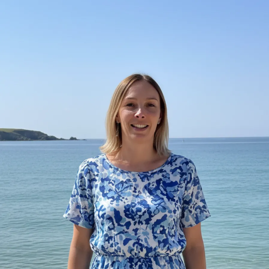 Jessica, Commerciale Jugon-les-Lacs