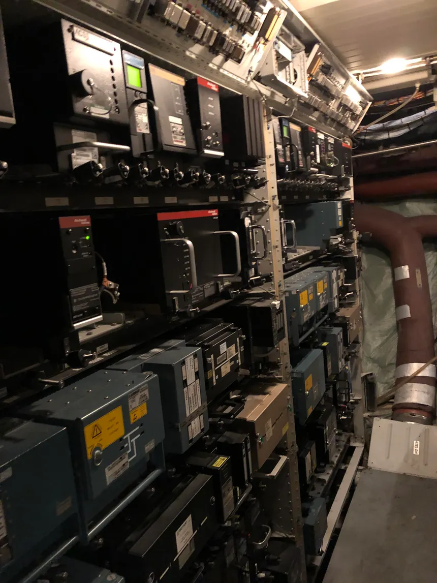 Boeing 747 Cockpit