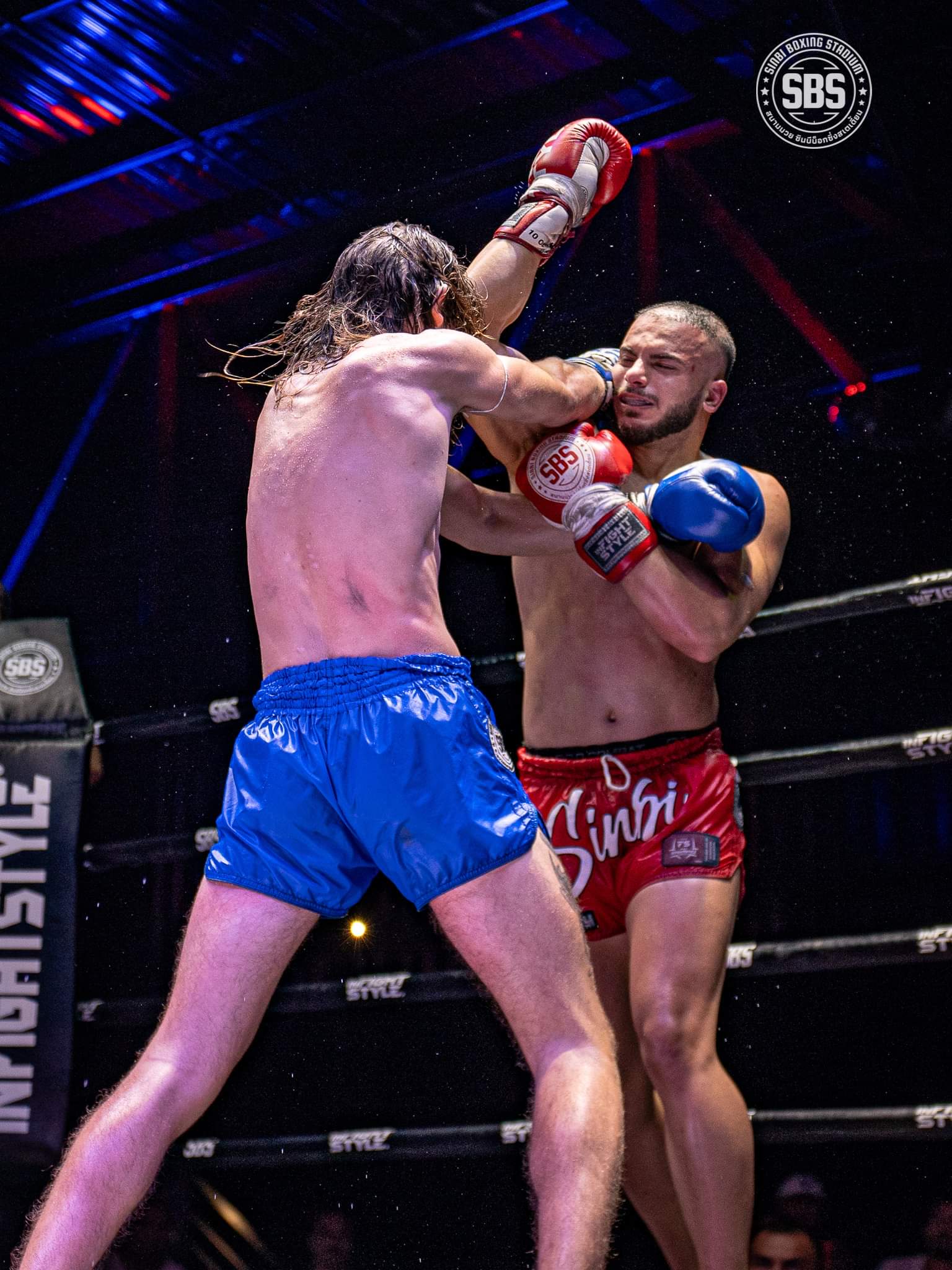 Memoe Jarallah trading punches at Sinbi Boxing Stadium, Thailand