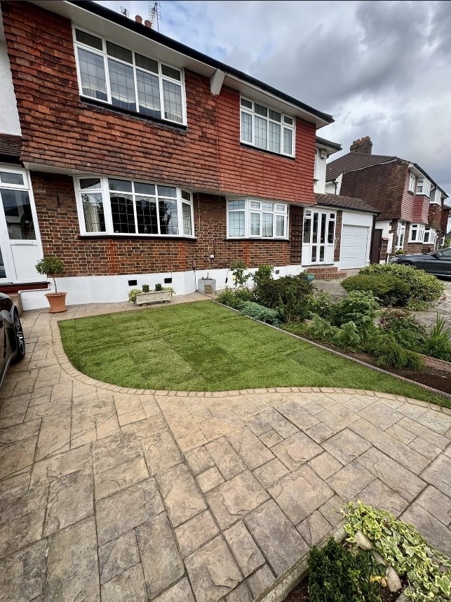 Driveway & Front Lawn Refresh