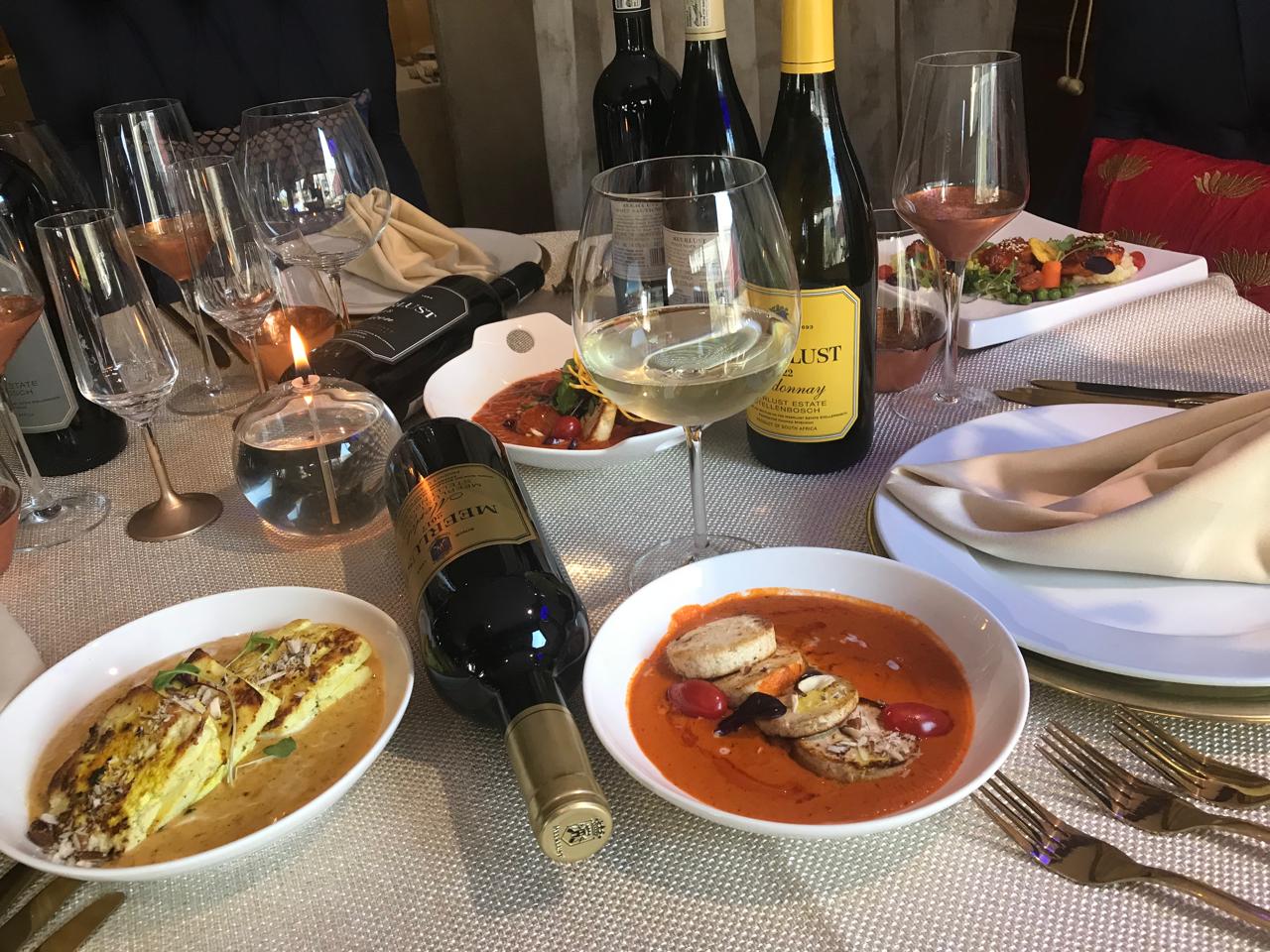 Wine dinner with curry and naan