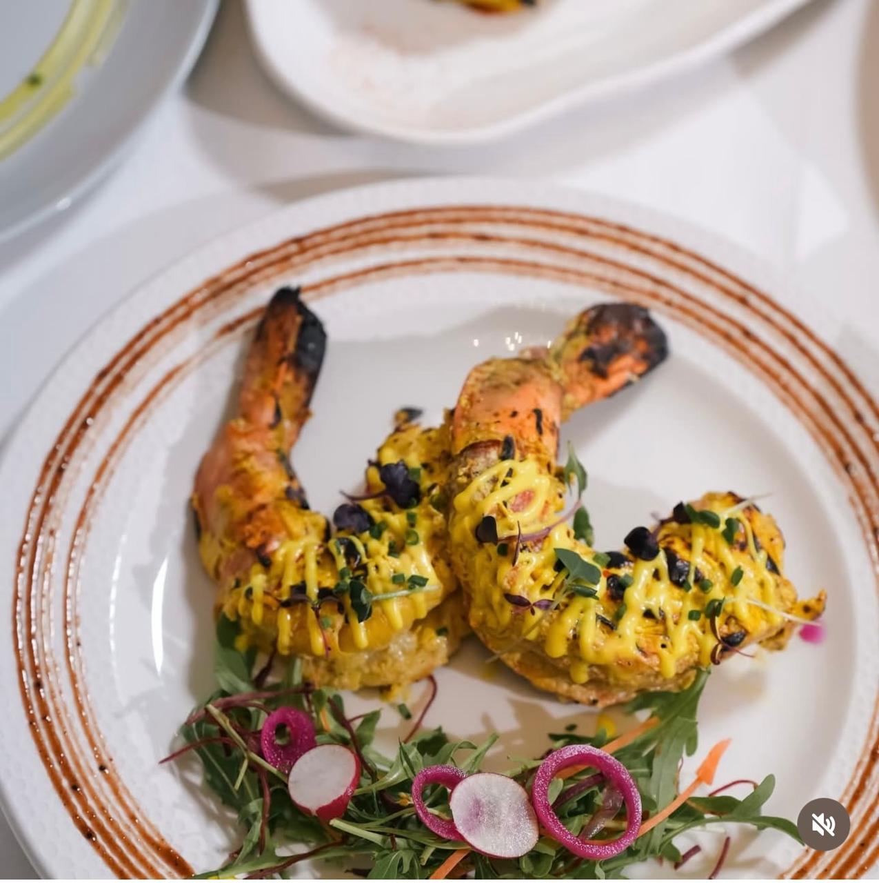 Tandoori prawns with saffron sauce