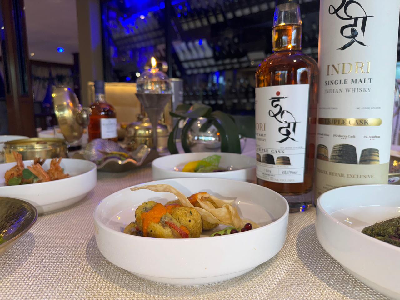 Indri whisky with appetizers