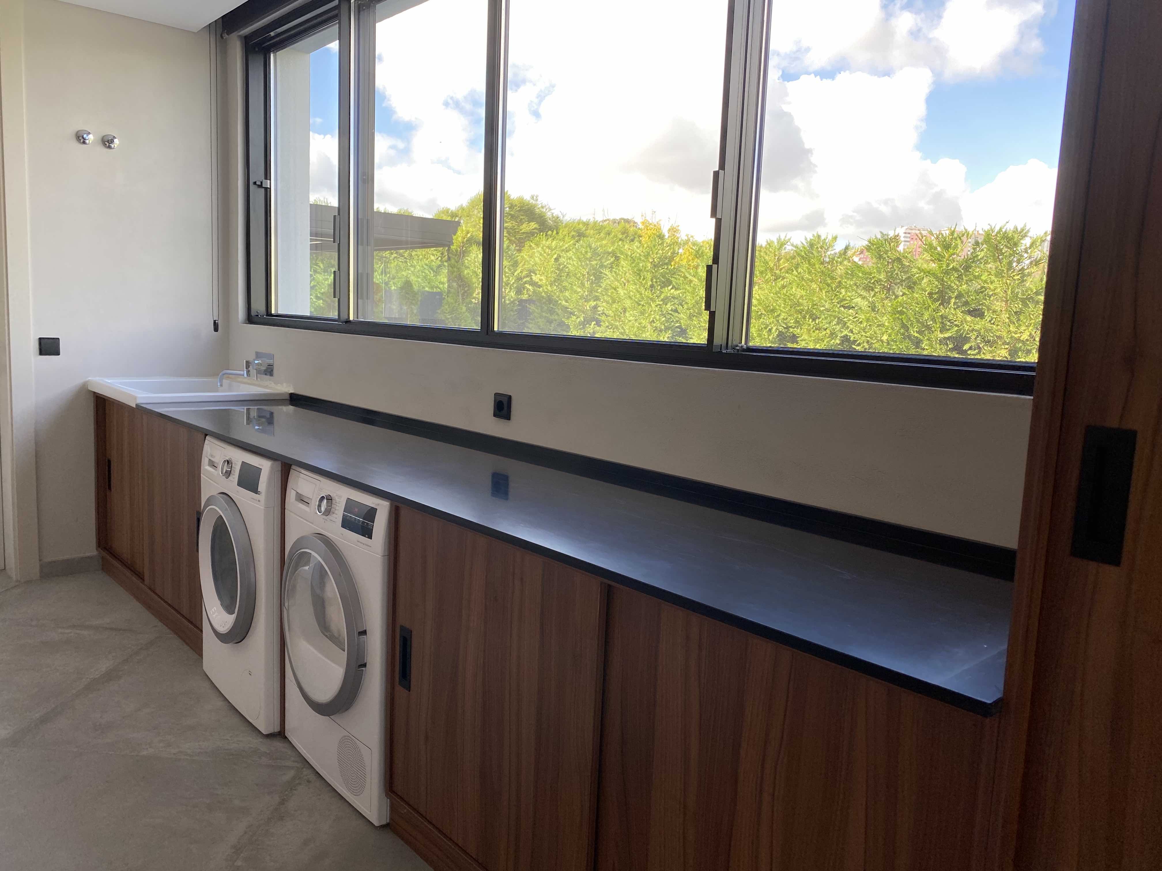 Antes: Lavandaria sem revestimento