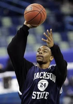 Trey Johnson #24 Shooting