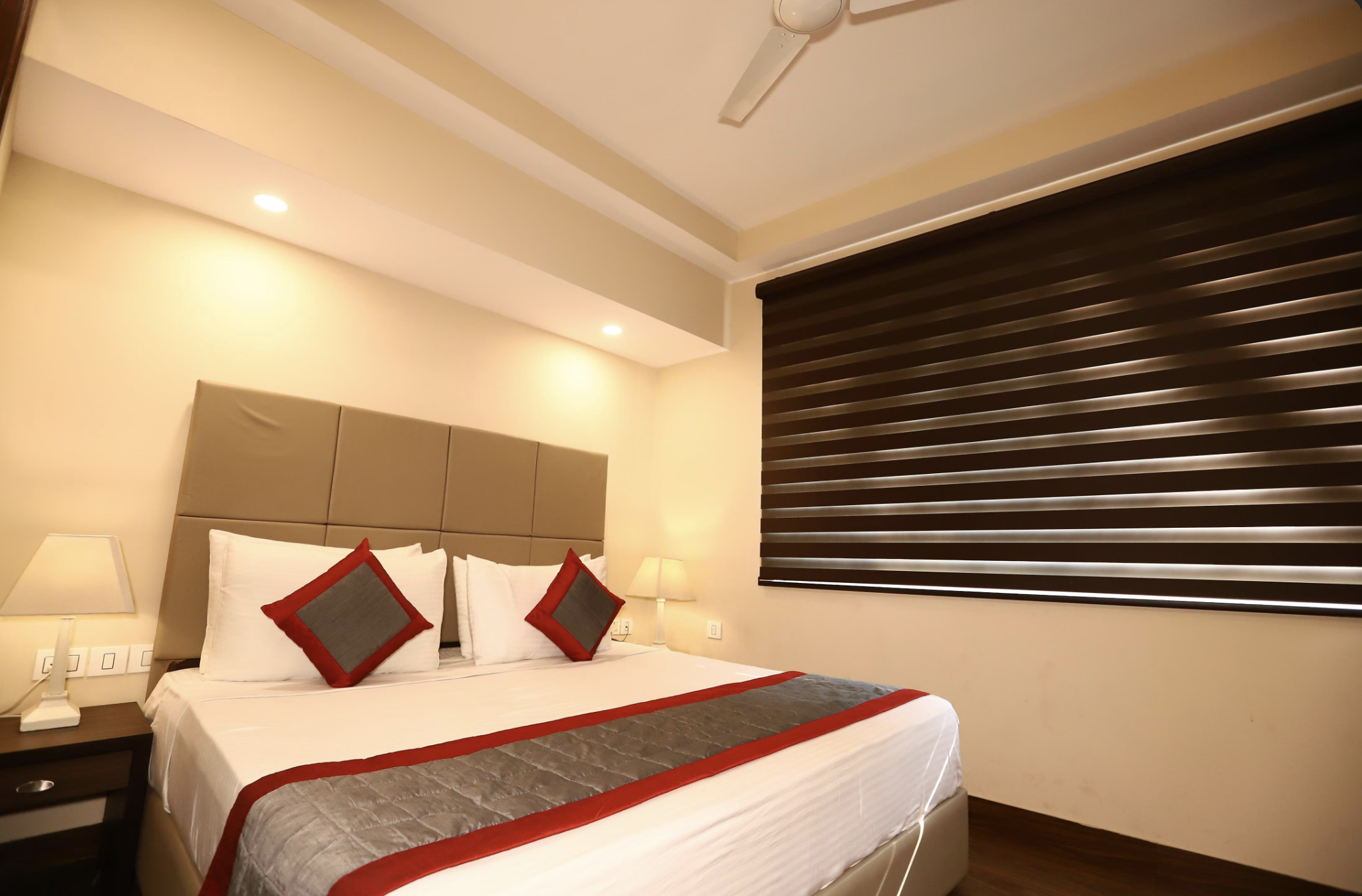 Premium Twin Room at Hotel Azulo Inn — king or two single beds