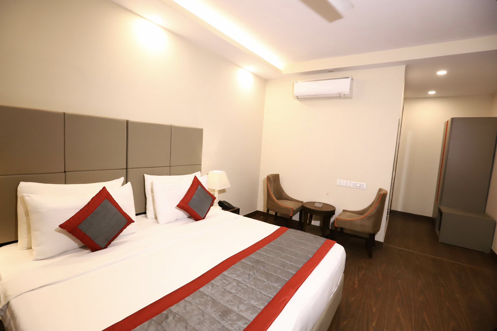 Rooms — 4