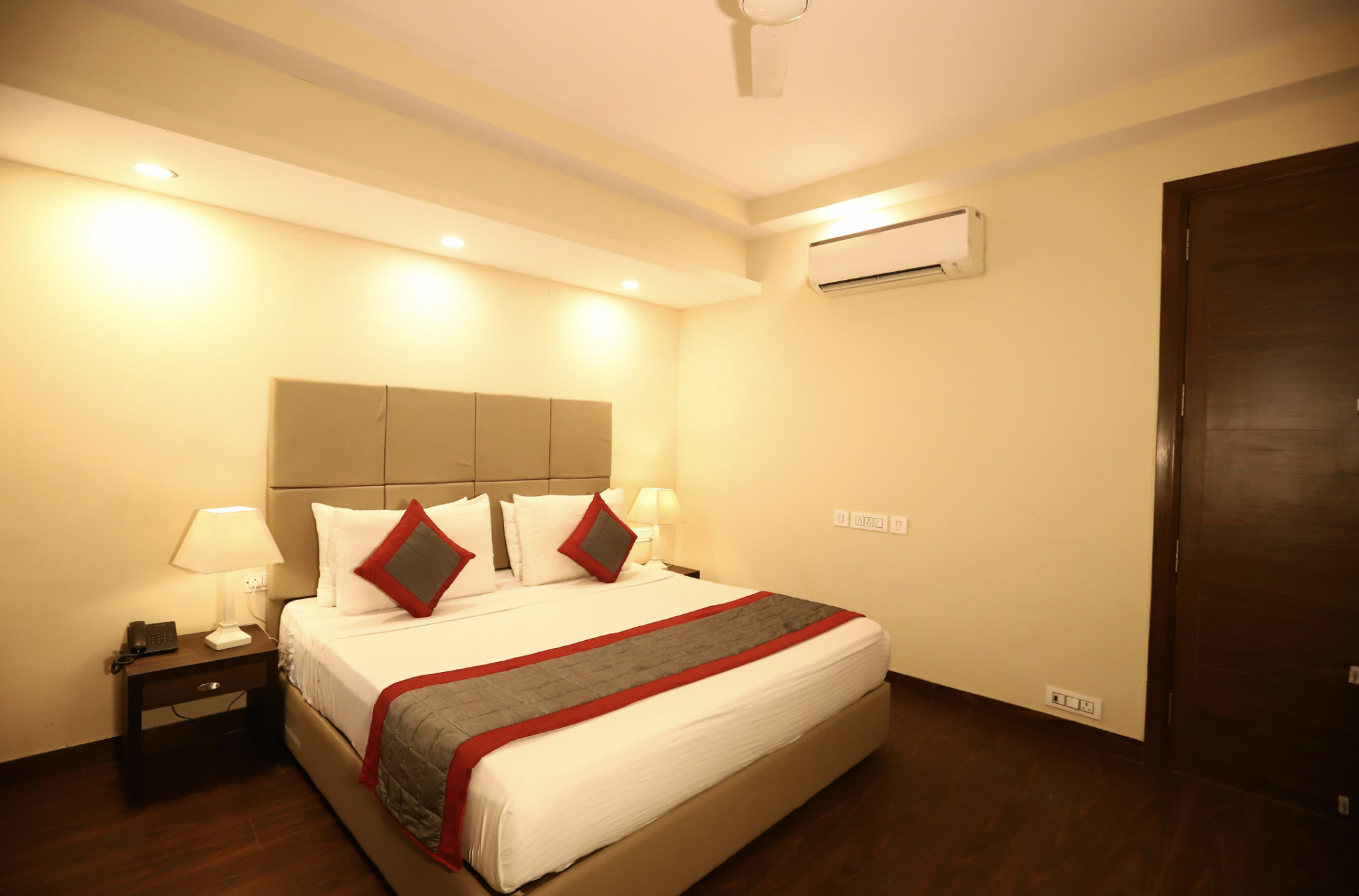 Premium Twin Room at Hotel Azulo Inn — gallery photo 2