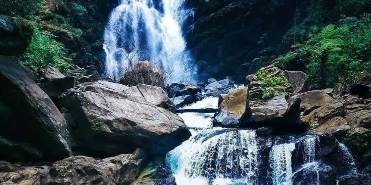 Hanumagundi Falls
