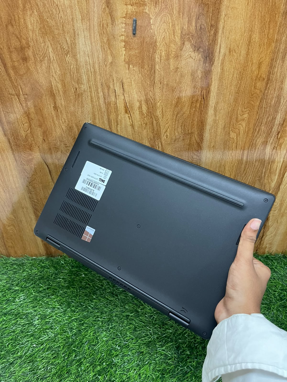 Dell Latitude 7420 (i5 11th Gen, 8GB / 256GB SSD)