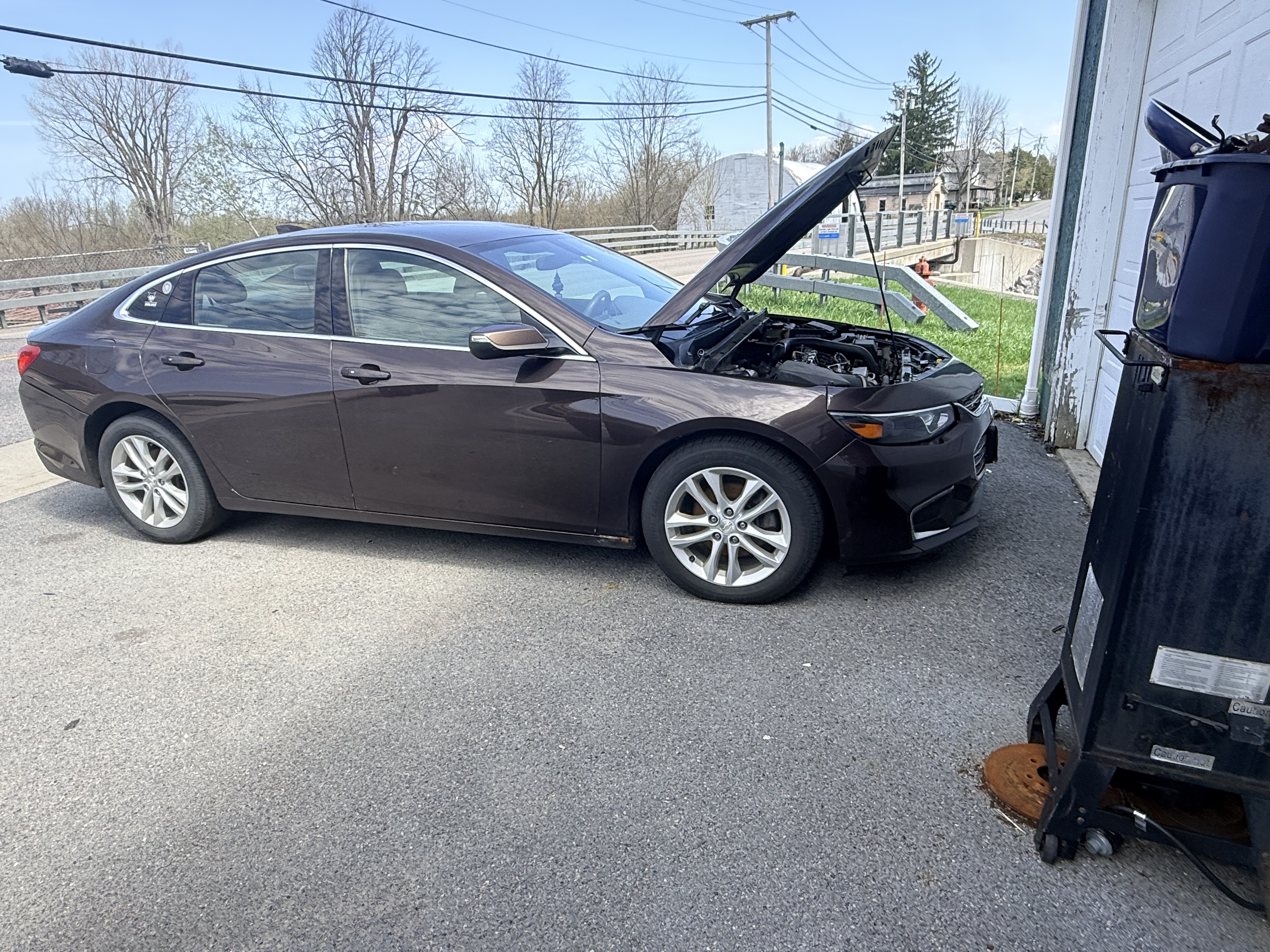 Replacement fuel injectors in hand