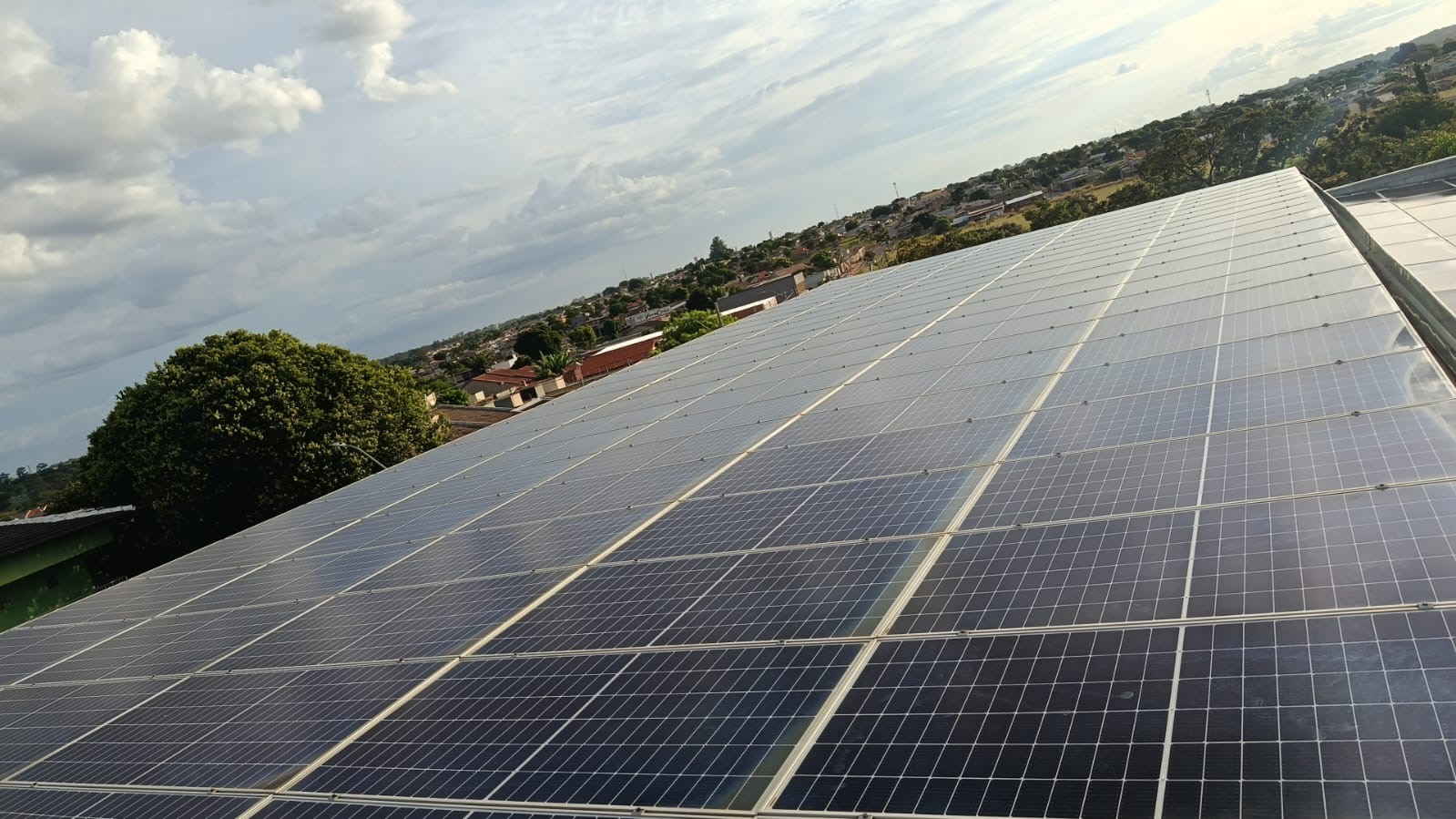 Usina solar atendida pela Fixsol em Goiânia