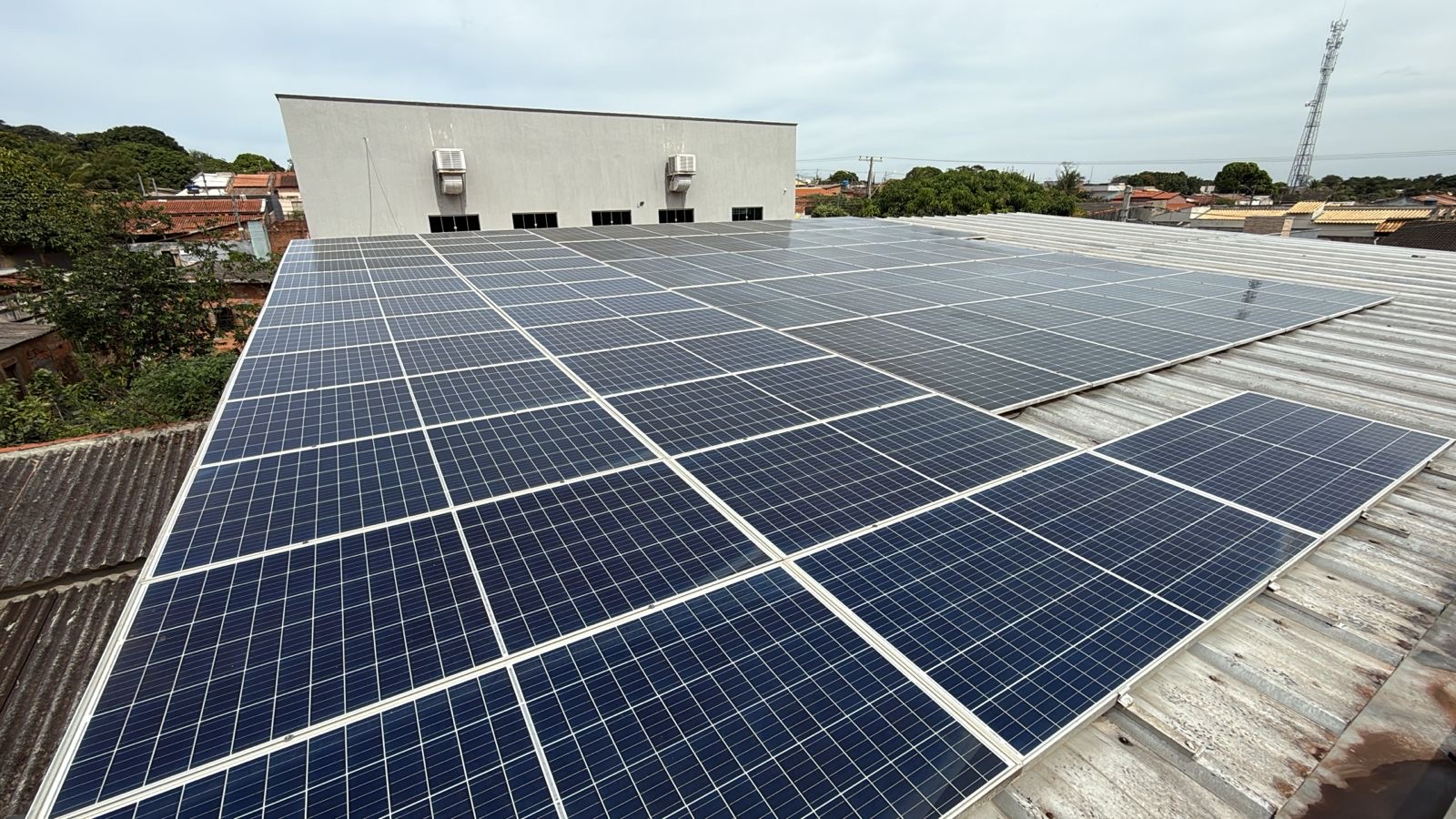 Usina limpa após manutenção — Usina comercial
