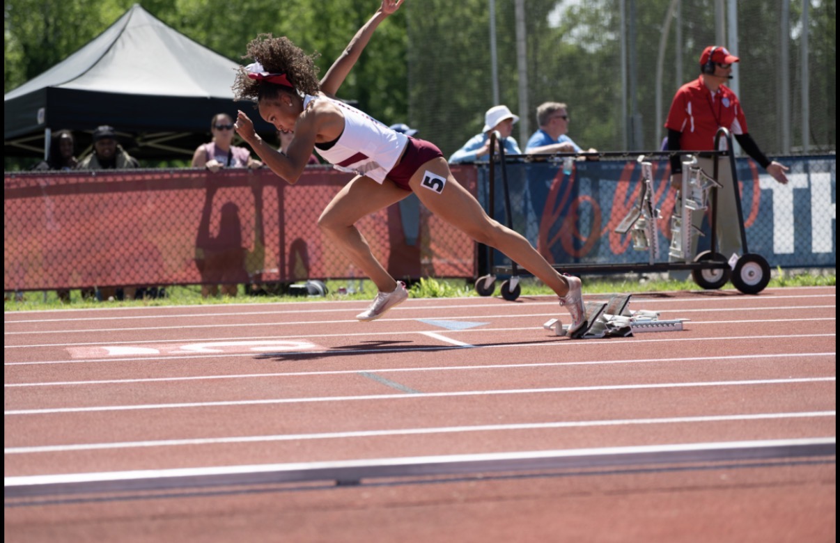 Leah Thames exploding out of the blocks