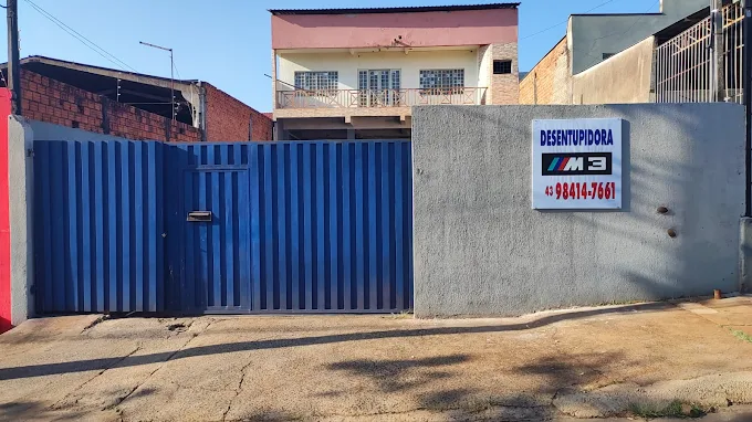 Fachada da base operacional da M3 Desentupidora Londrina em Londrina, PR