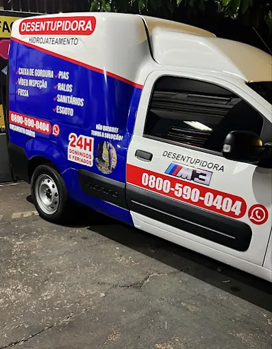 Van da M3 Desentupidora atendendo Ibiporã com serviços de caixa de gordura, fossa, ralos, sanitários e esgoto 24h