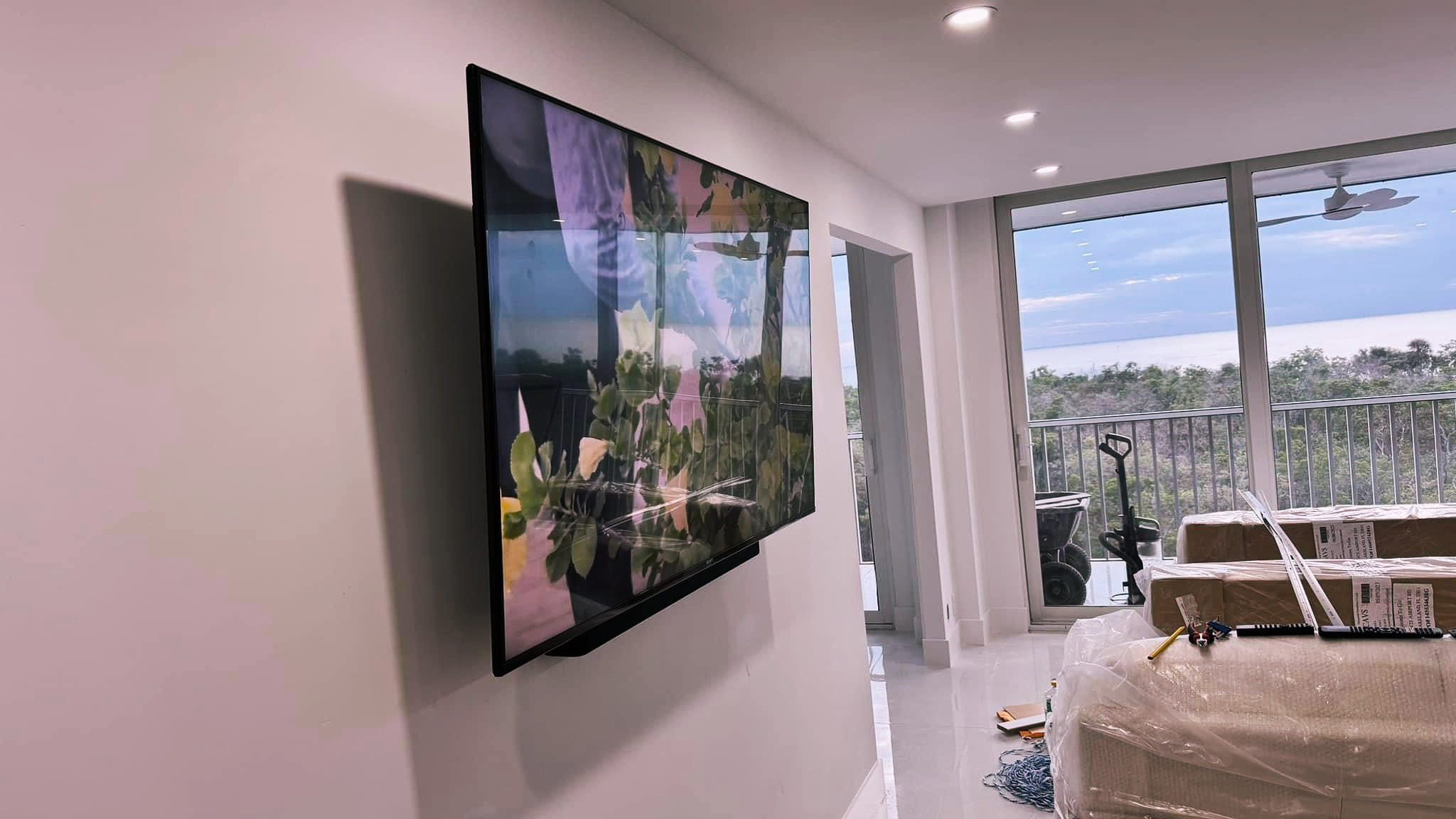 Outdoor TV Installation in Florida: What You Need to Know