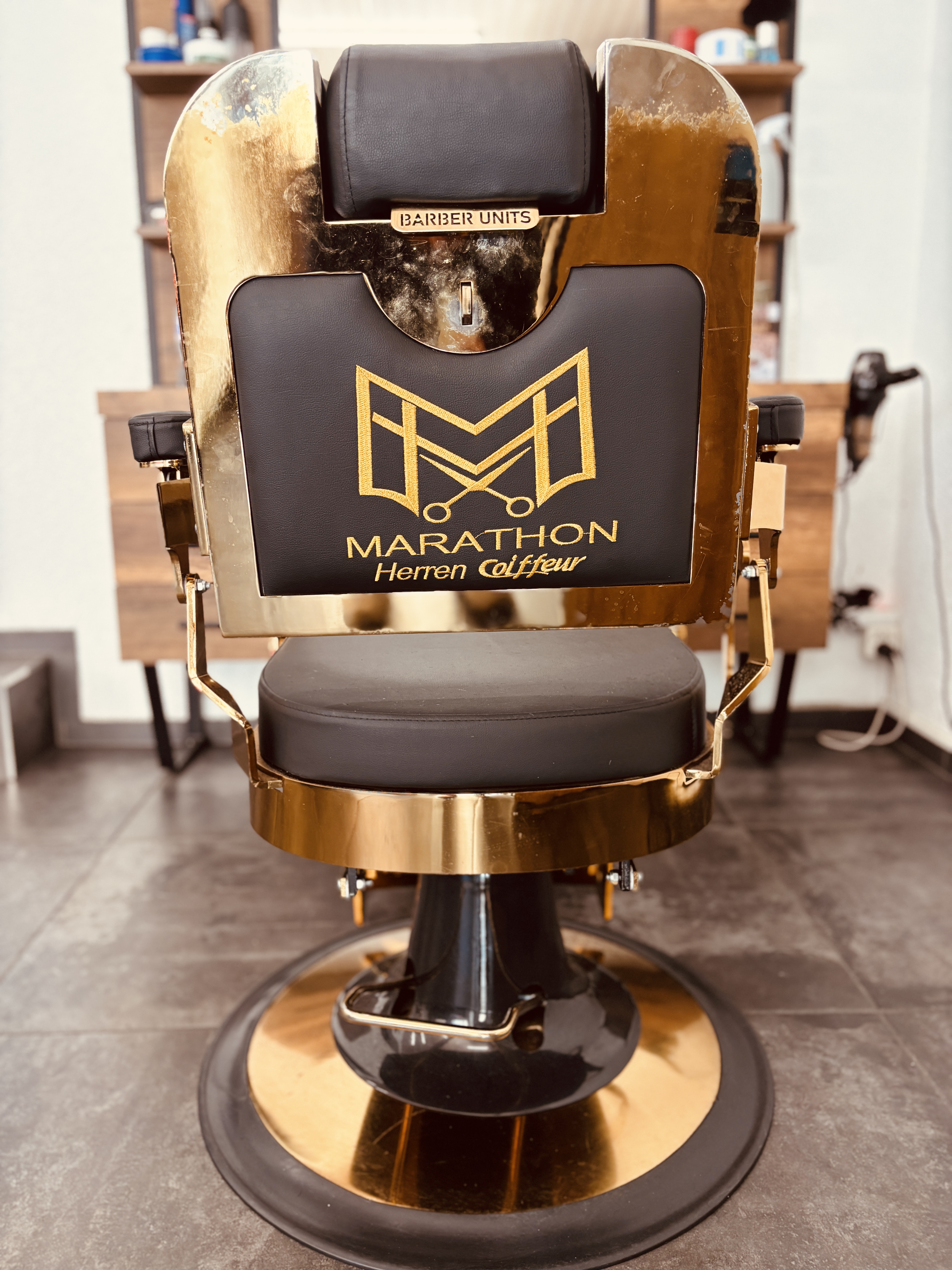 Marathon Barber Shop detail 1