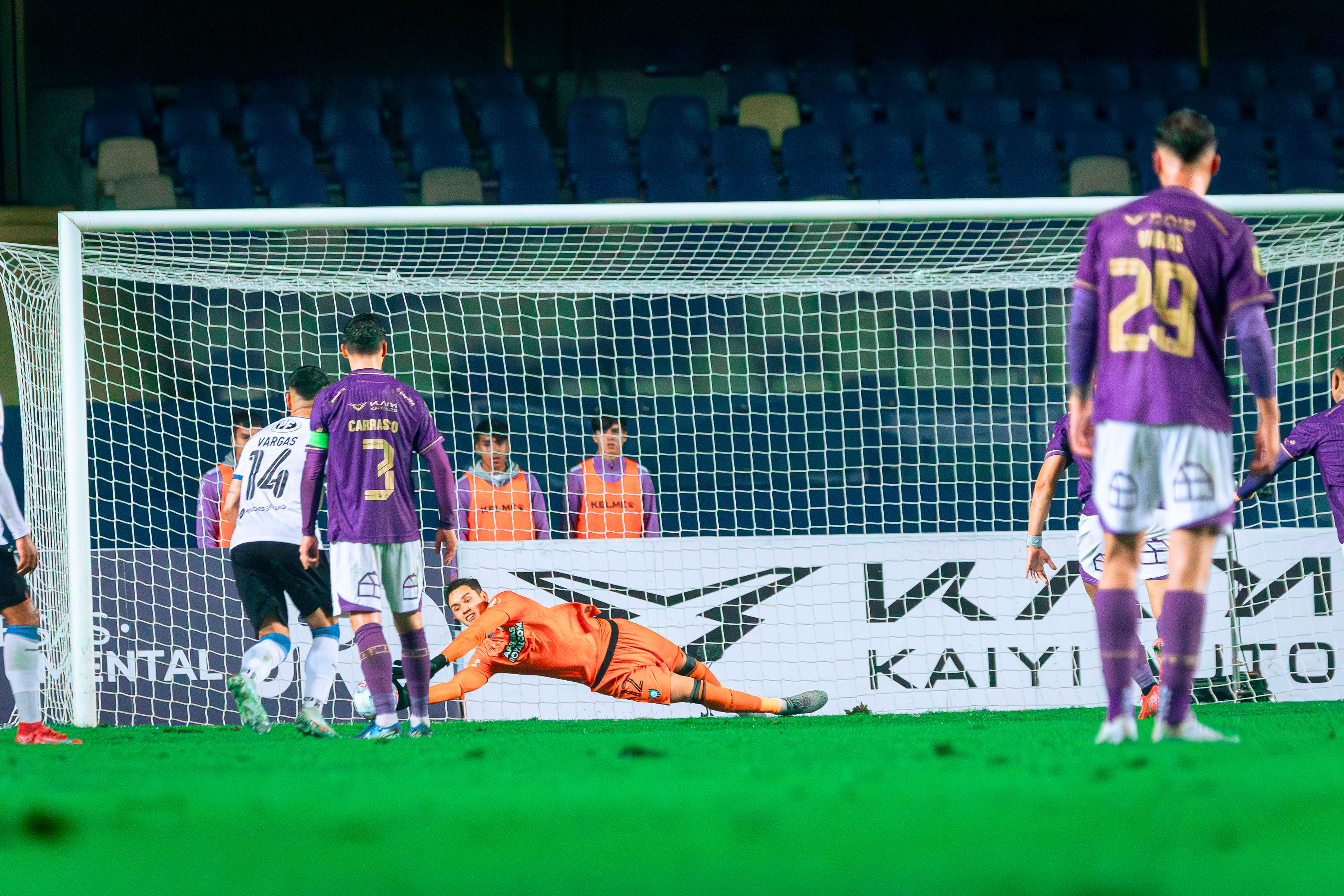 Christian Bravo estirada espectacular - Atajada en partido Huachipato