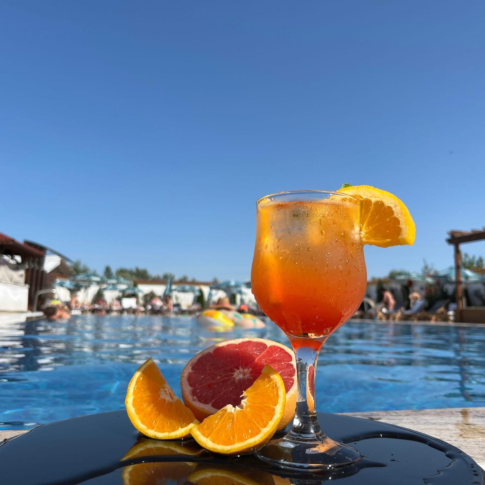 Piscină 2