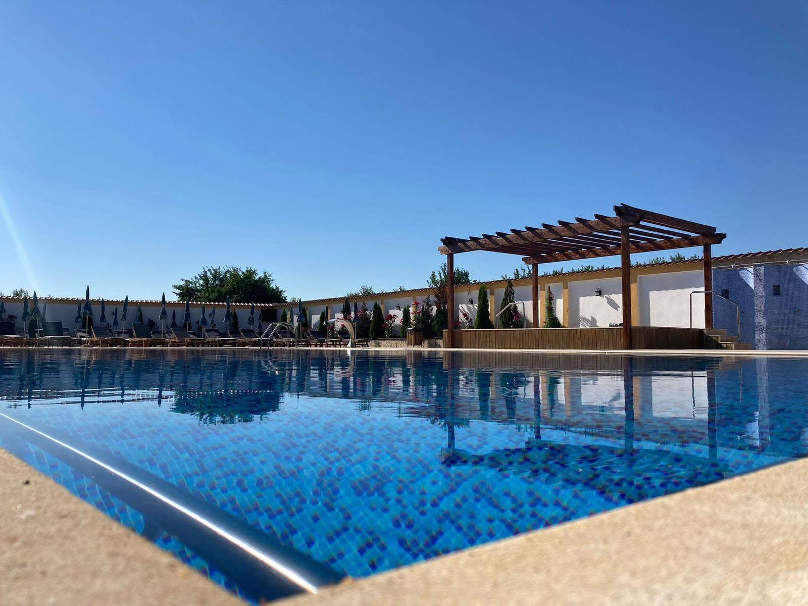 Piscină