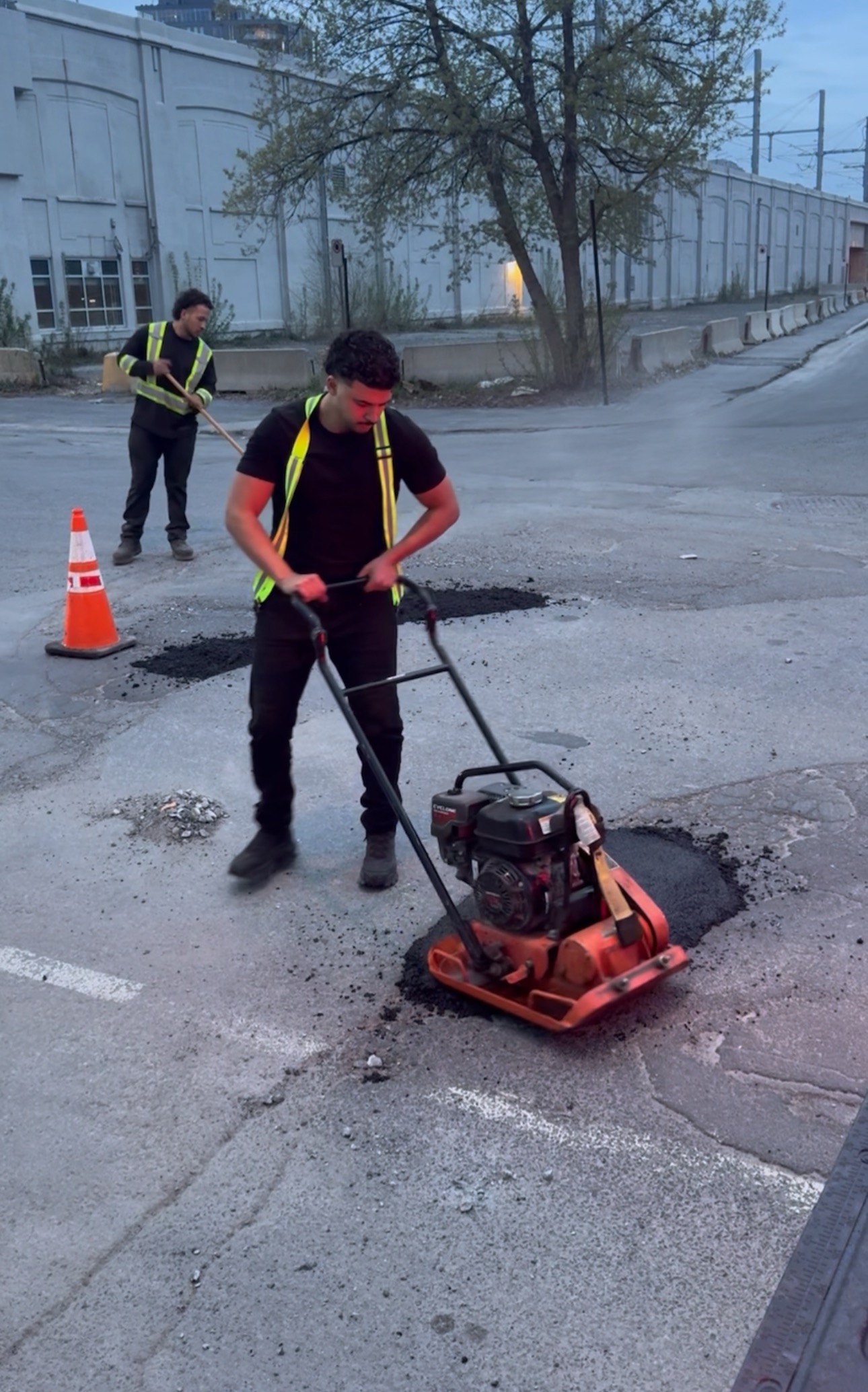 Compactage de l'asphalte fraîche